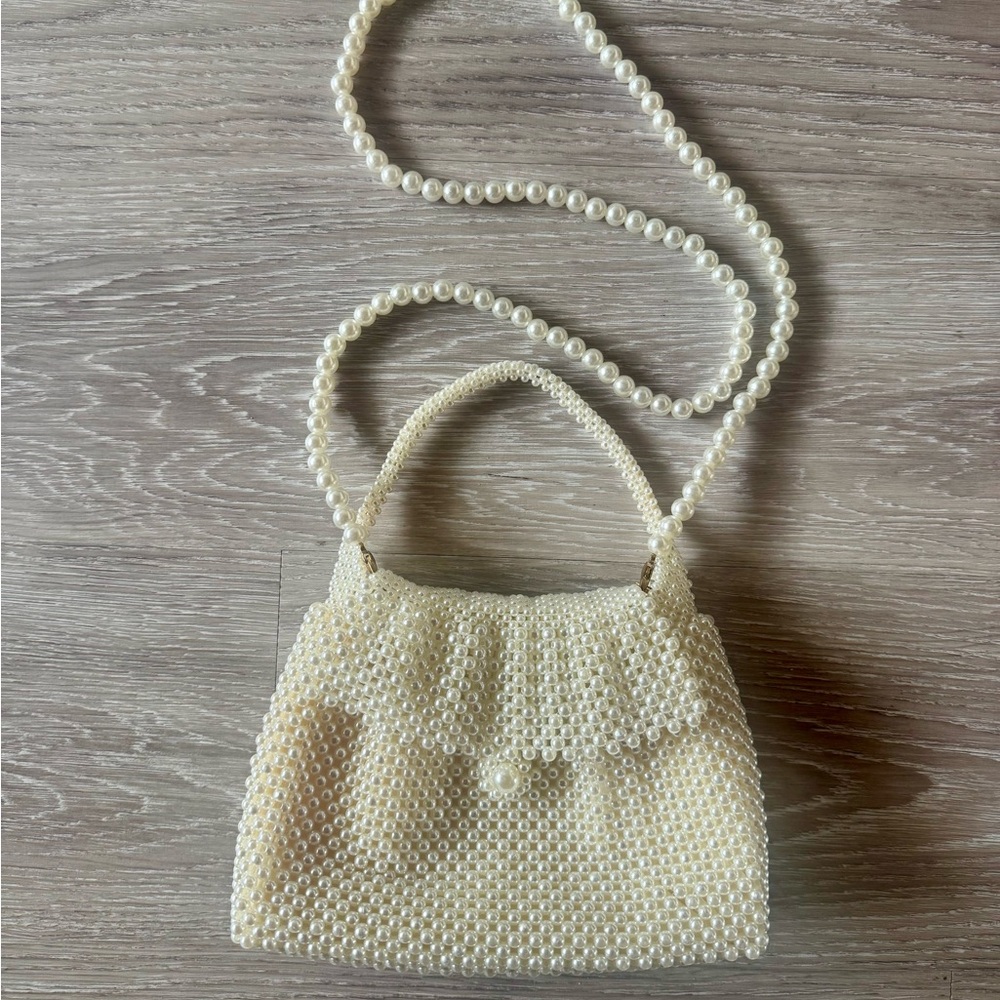 Elegant Cream Beaded Handbag